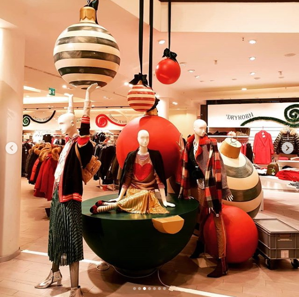 Riesige Weihnachtskugel Deko -Zahlen 2 Wielkie bombki choinkowe, dekoracja świąteczna