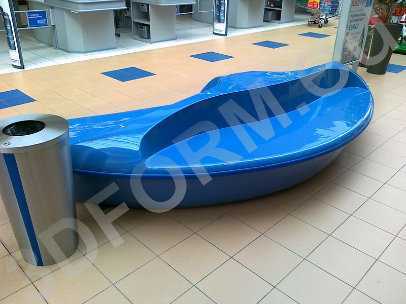 SITZBANK AUS FIBERGLA 6 Dekoracyjna ławka użytkowa do biura lub galerii handlowej