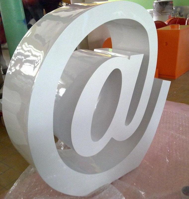 E-Mail-Schreibzeichen 3 Biały znak @ wykonany z tworzywa sztucznego.