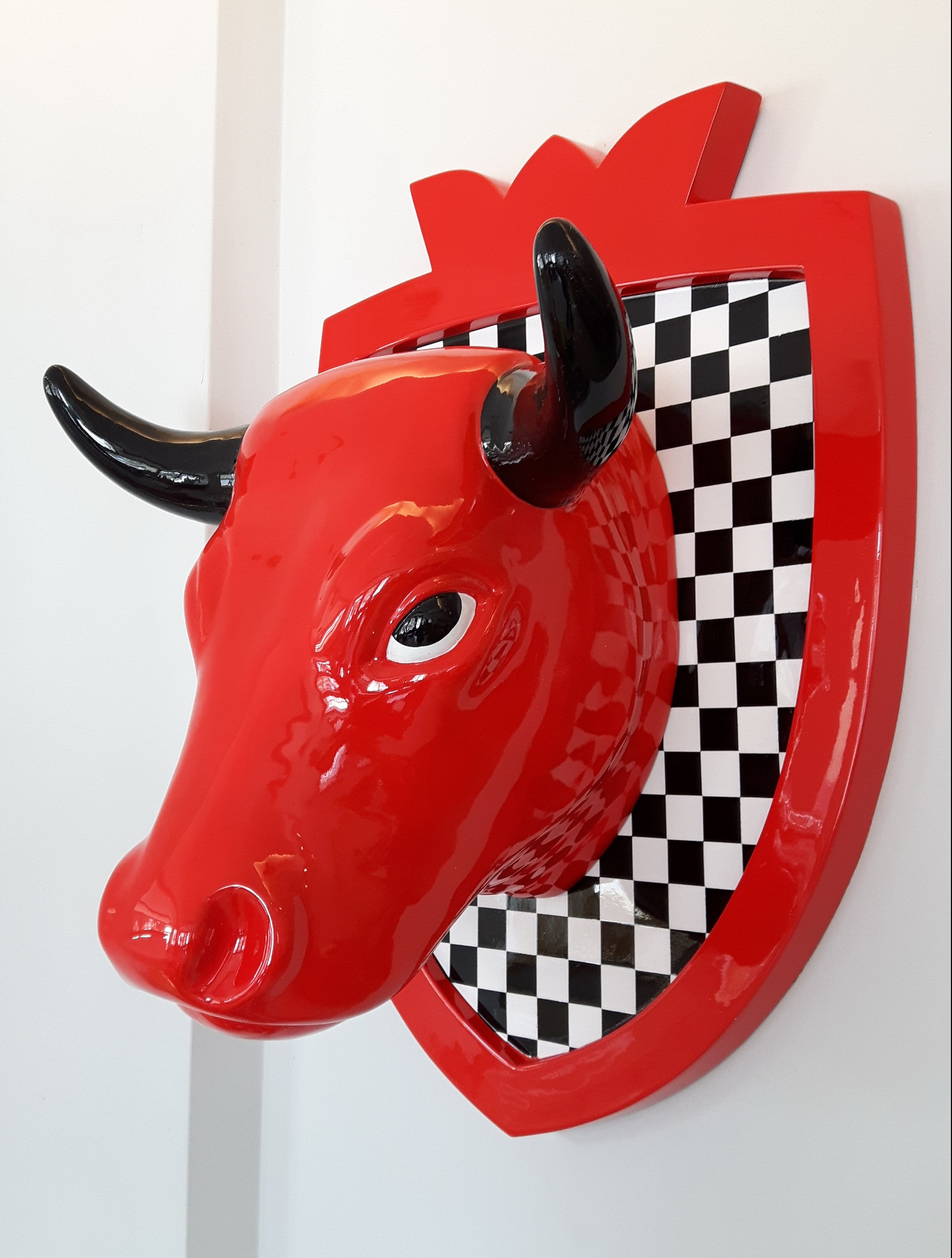 Stierkopf Glasfaser -Figuren MIT Logo und Wandhalterung 3 Figura dekoracyjna i reklamowa - łeb byka na ścianę