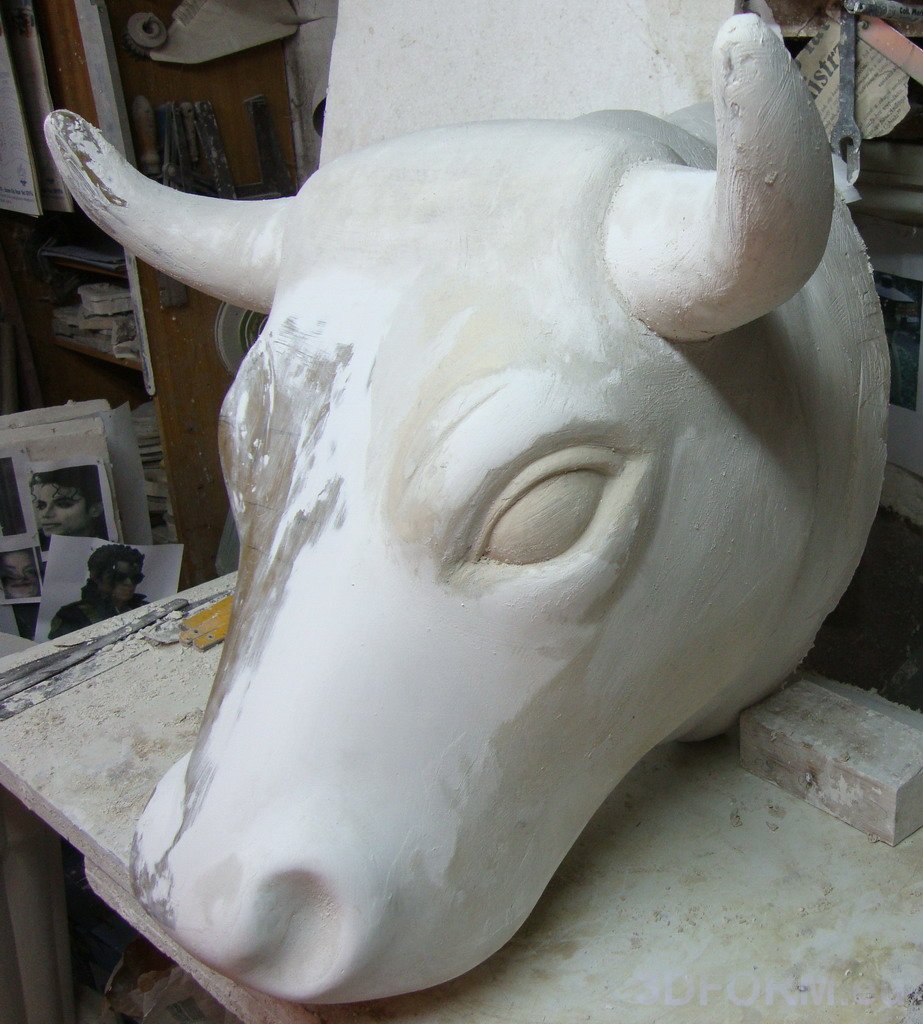 Stierkopf Glasfaser -Figuren MIT Logo und Wandhalterung 4 Figura dekoracyjna i reklamowa - łeb byka na ścianę