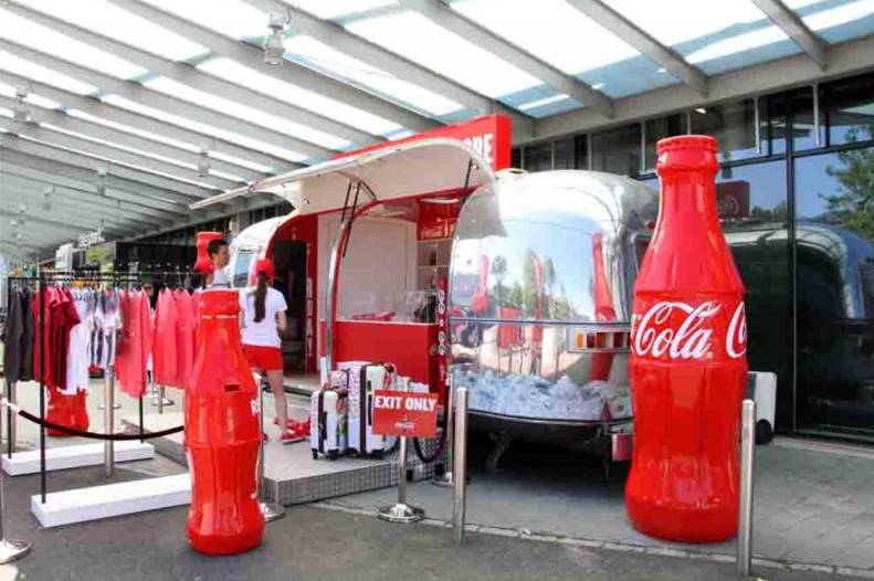 Große Coca Cola WerbeL Glasfaser Flasche 250 cm 2 Reklamowa figura eventowa - butelka Coca Cola 250cm