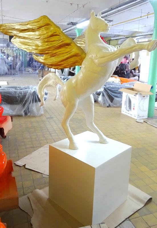 Pegasus Deko Fantasy Steigend -Figuren 4 Figura dekoracyjna duży pegaz na podstawie