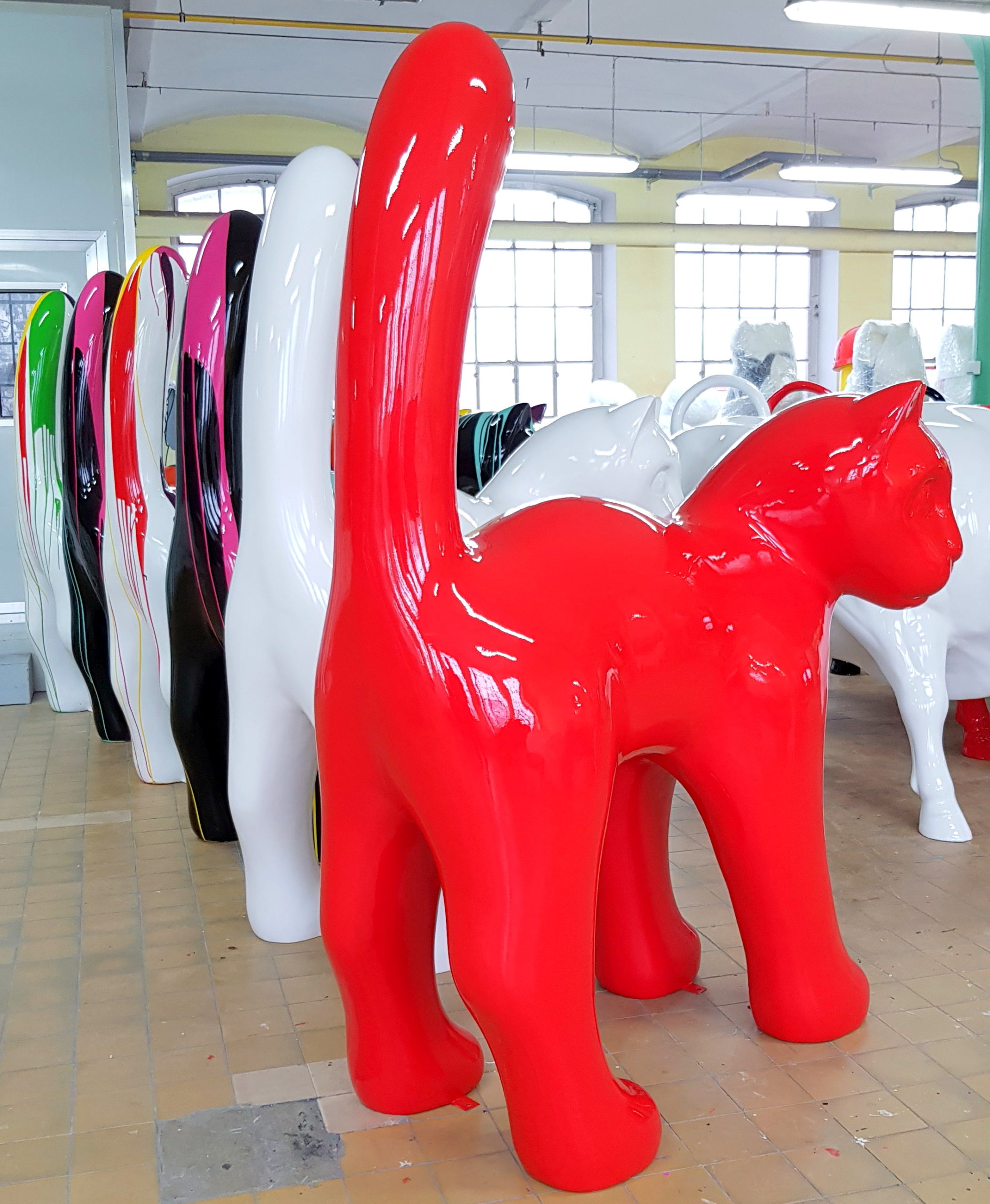 Große, Einfarbige -Figuren der Katze Aus -Glasfaser 5 Figura dekoracyjna duży jednokolorowy kot