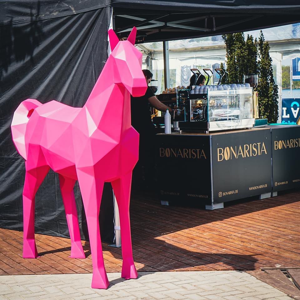 Große Geometrische Pferd -Faser -Fiberglas 8 Duży koń geometryczny z laminatu