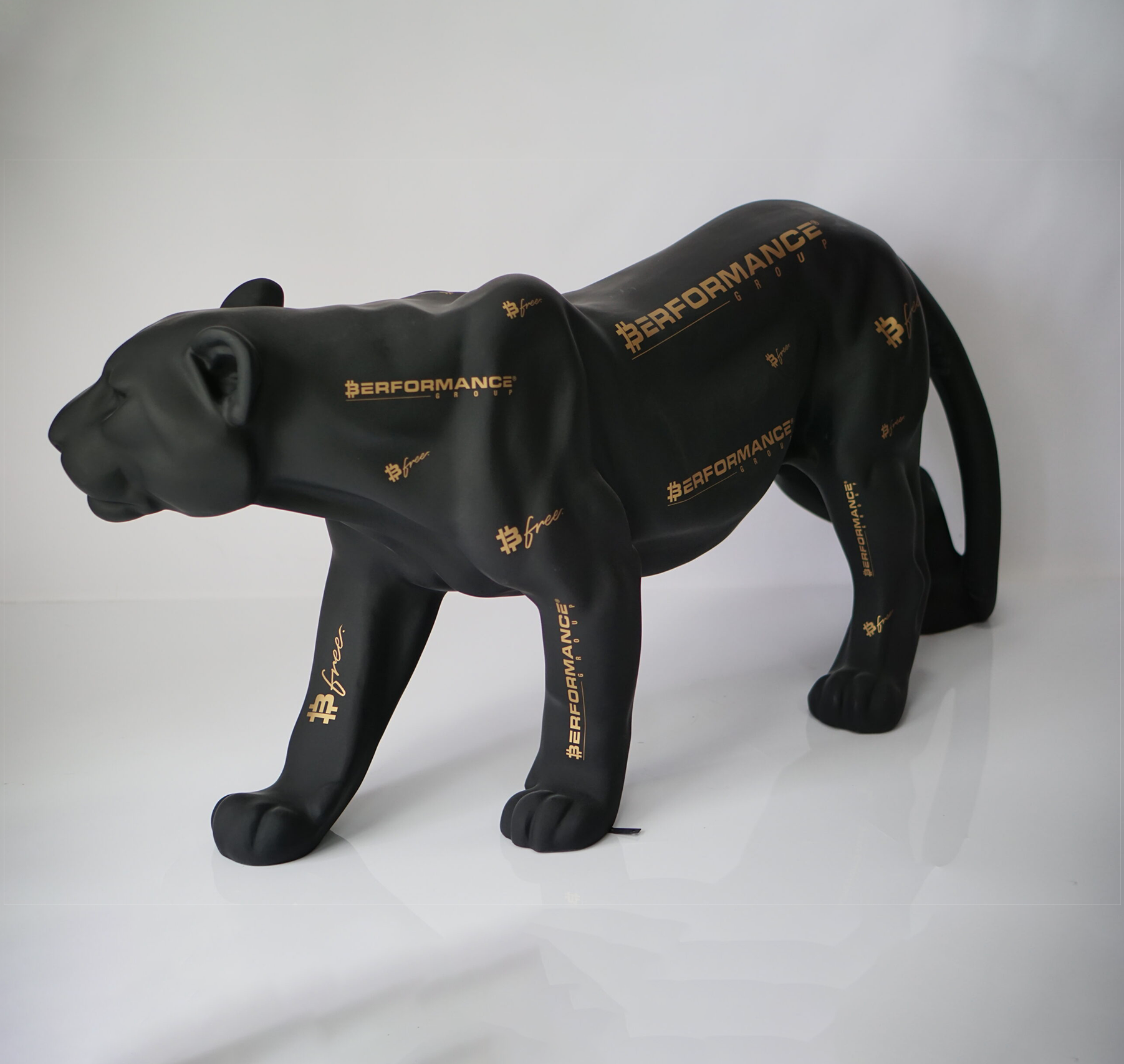 Stehende Panther in natürlicher Größe B-Performance 3 Pantera stojąca naturalnych wymiarów B-performance