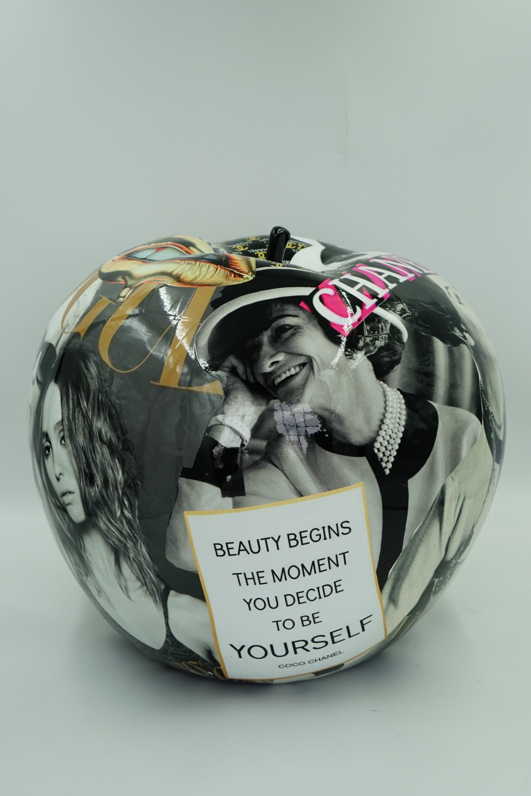 Apfel Karl Lagerfeld 80cm 3 Jabłko Karl Lagerfeld 80cm