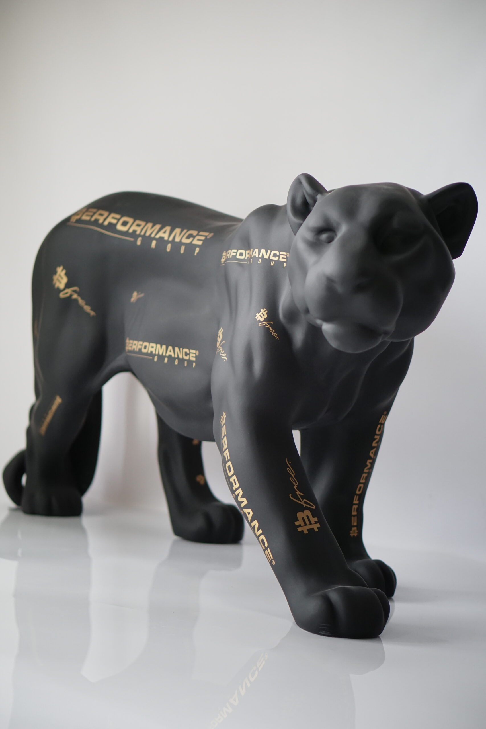 Stehende Panther in natürlicher Größe B-Performance 1 Pantera stojąca naturalnych wymiarów B-performance