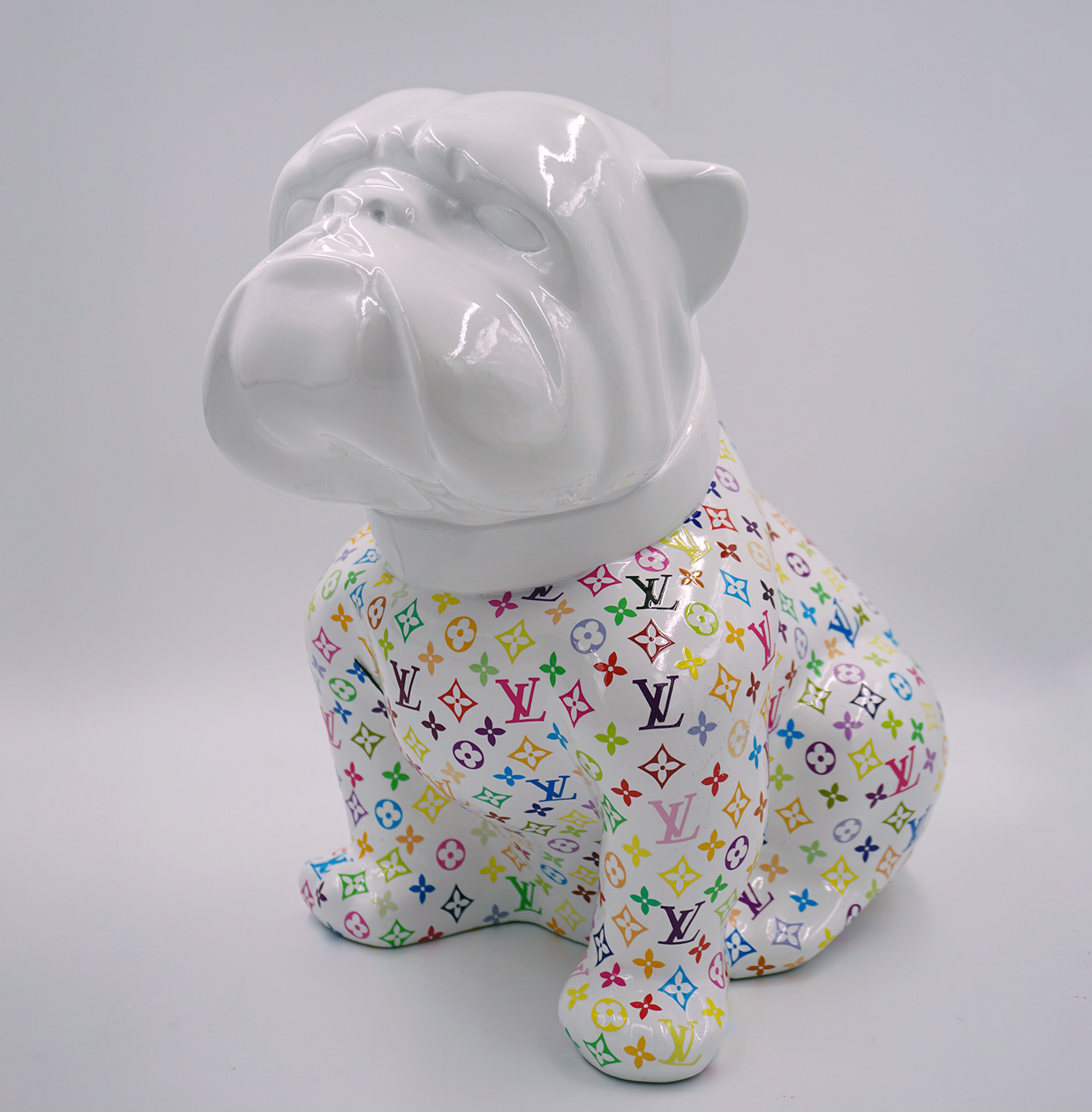 Bulldog Angelo 60 cm Hund - farbiges Monogramm 1 pies Bulldog Angelo 60cm - Kolorowy Monogram