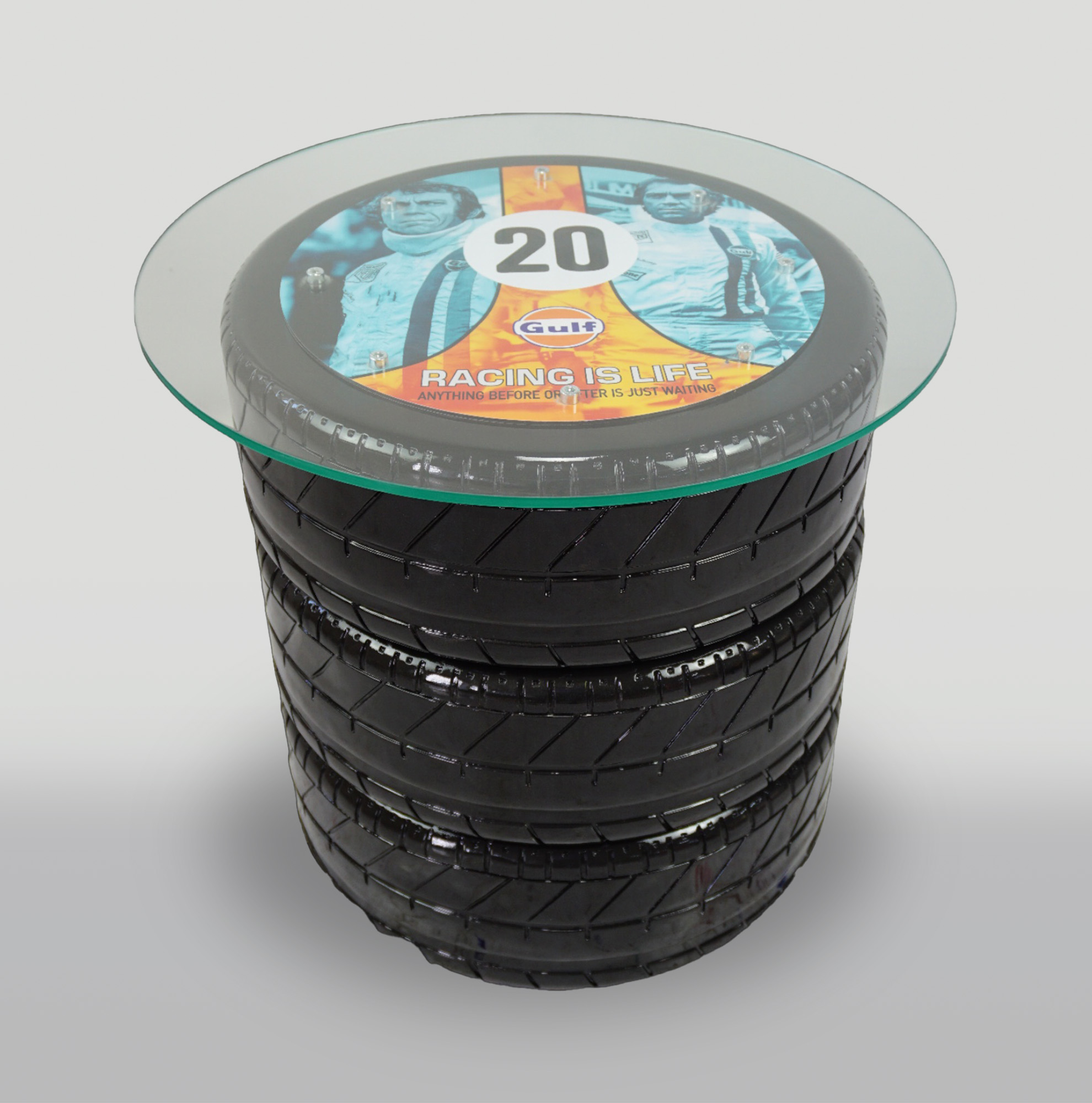 Tisch aus Reifen mit Gulf 20 Motiv 1 Stolik z opon z motywem Gulf 20