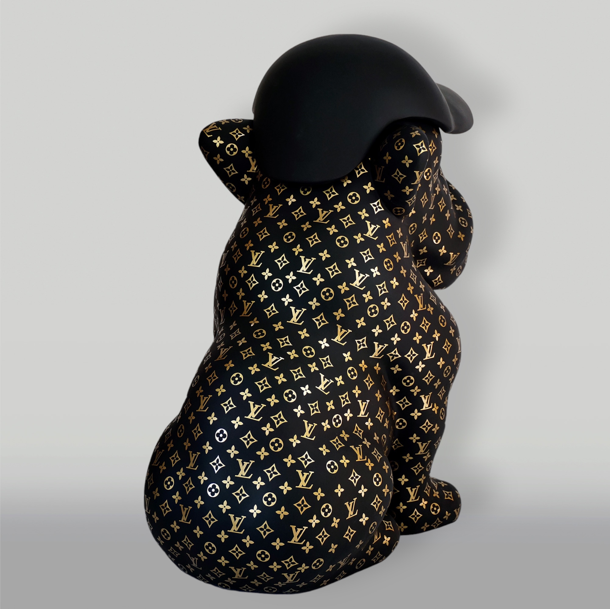 Bulldogge Hund mit Mütze - Matt mit goldenem Logo 2 pies Bulldog z czapka - matowy ze złotym logo