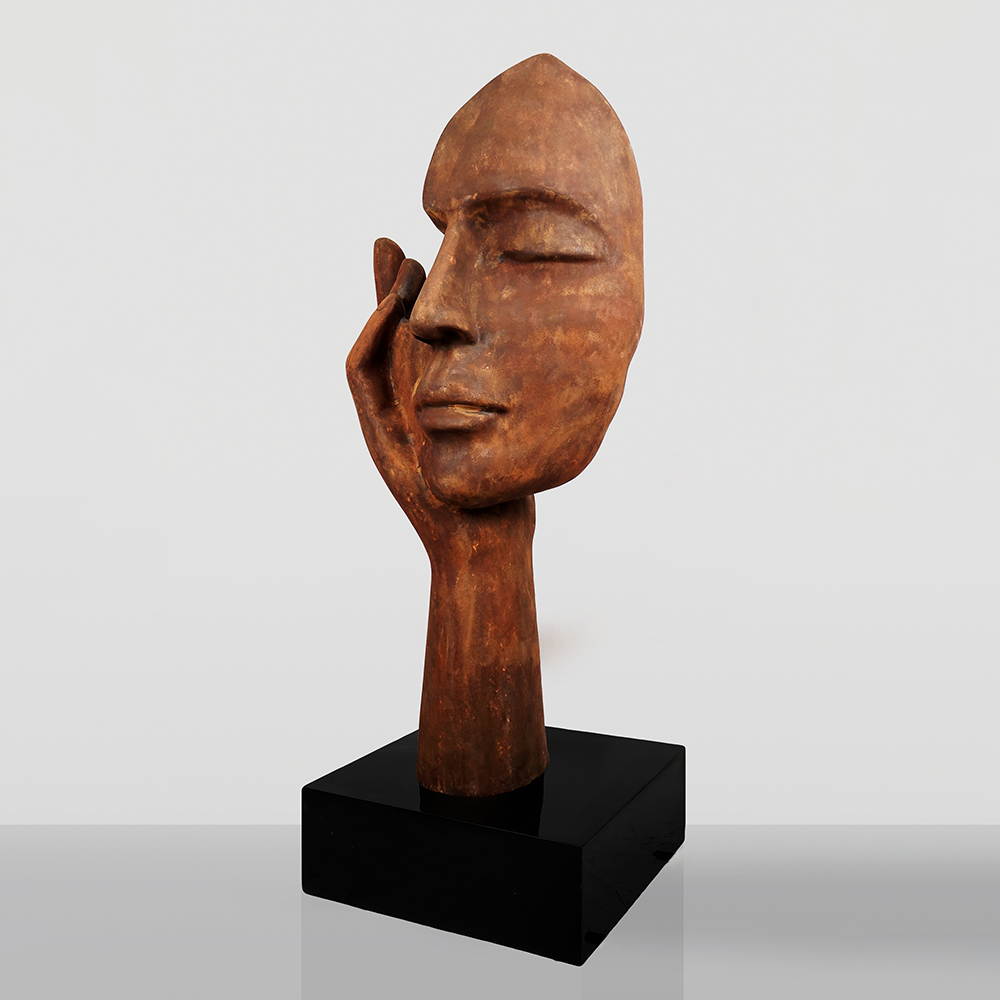 Große Maske mit Hand auf Sockel – Rosteffekt 3 Große Maske mit Hand auf Sockel – Rosteffekt – Bild 3